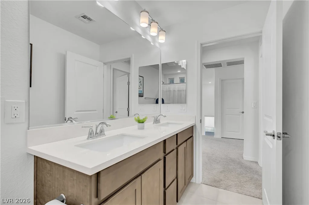 7769 Vibrant Peak, Las Vegas, NV 89113