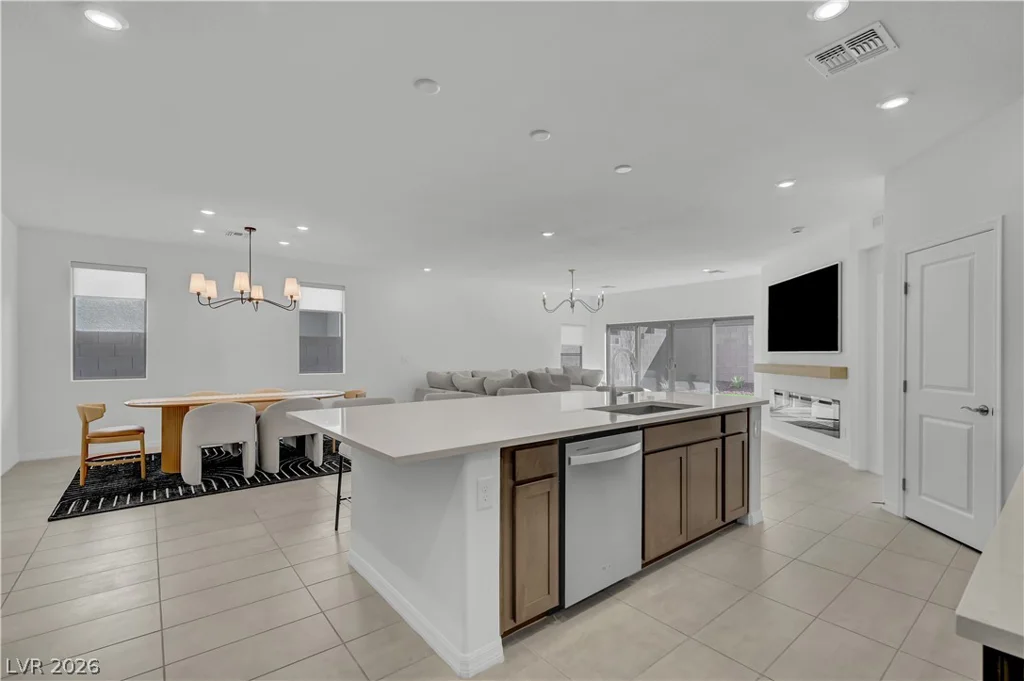 7769 Vibrant Peak, Las Vegas, NV 89113