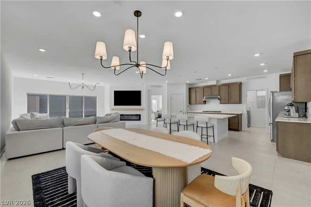 7769 Vibrant Peak, Las Vegas, NV 89113
