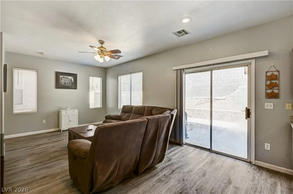 2538 Olay, Las Vegas, NV 89142