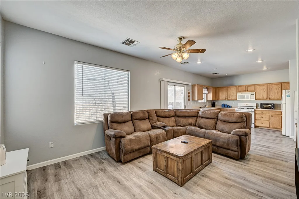 2538 Olay, Las Vegas, NV 89142