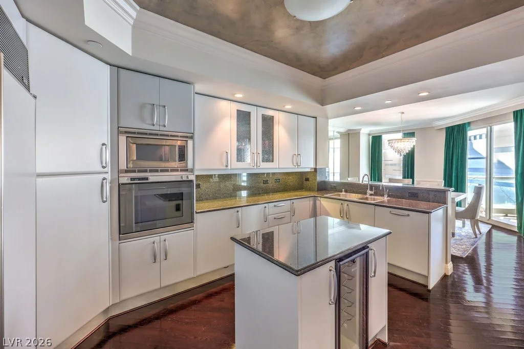 2747 Paradise, Las Vegas, NV 89109
