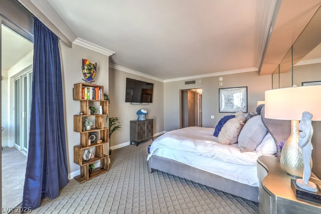 2747 Paradise, Las Vegas, NV 89109