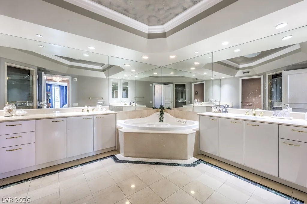 2747 Paradise, Las Vegas, NV 89109