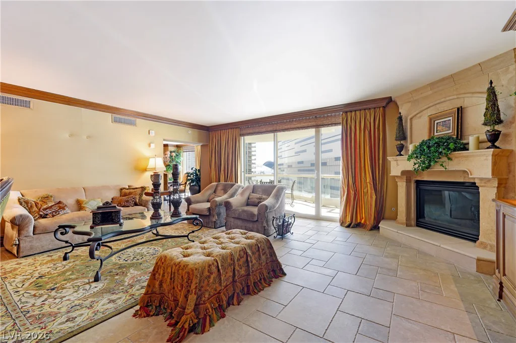 2747 Paradise, Las Vegas, NV 89109