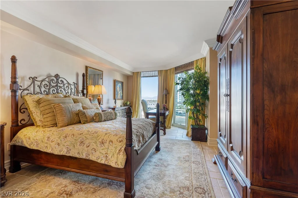2747 Paradise, Las Vegas, NV 89109