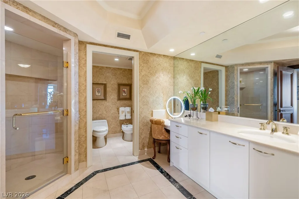 2747 Paradise, Las Vegas, NV 89109