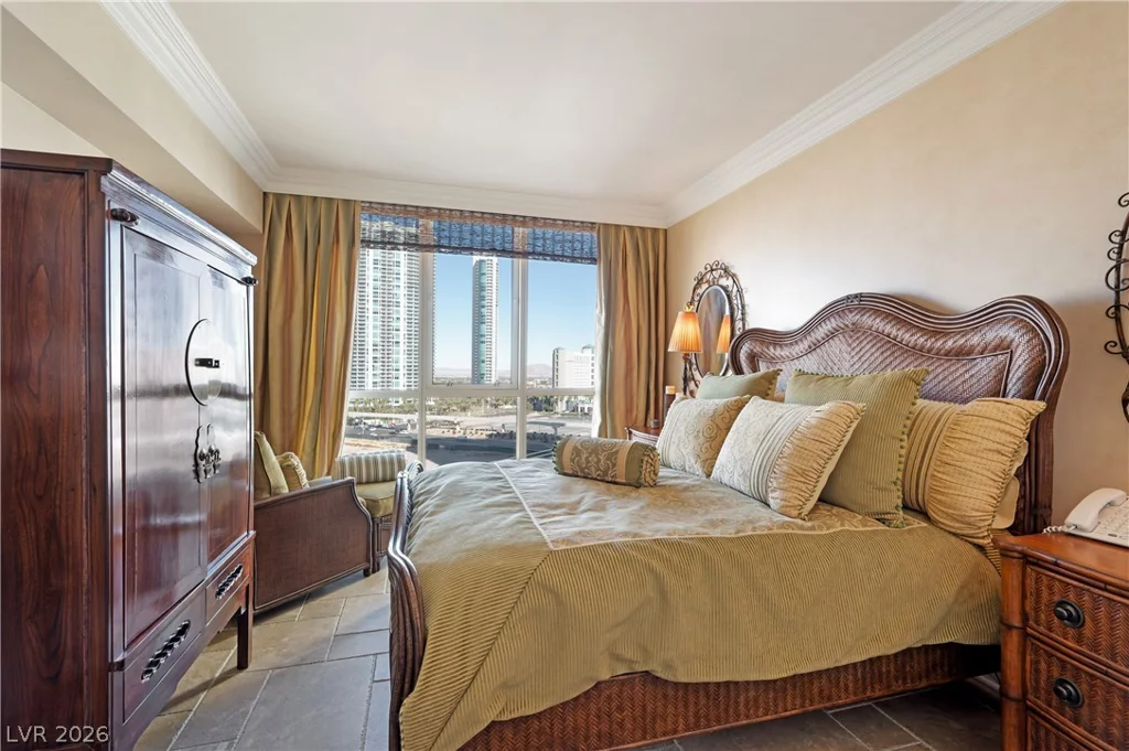 2747 Paradise, Las Vegas, NV 89109