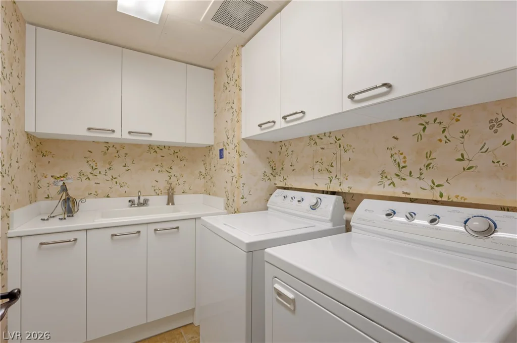 2747 Paradise, Las Vegas, NV 89109