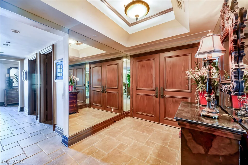 2747 Paradise, Las Vegas, NV 89109