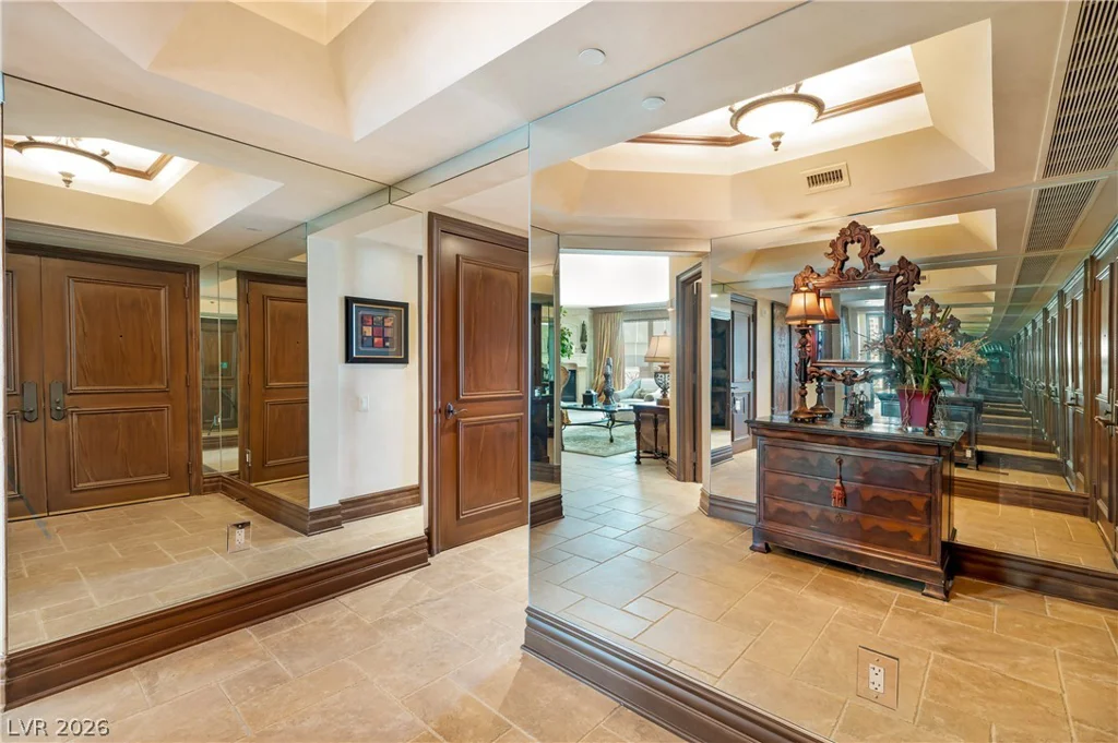 2747 Paradise, Las Vegas, NV 89109
