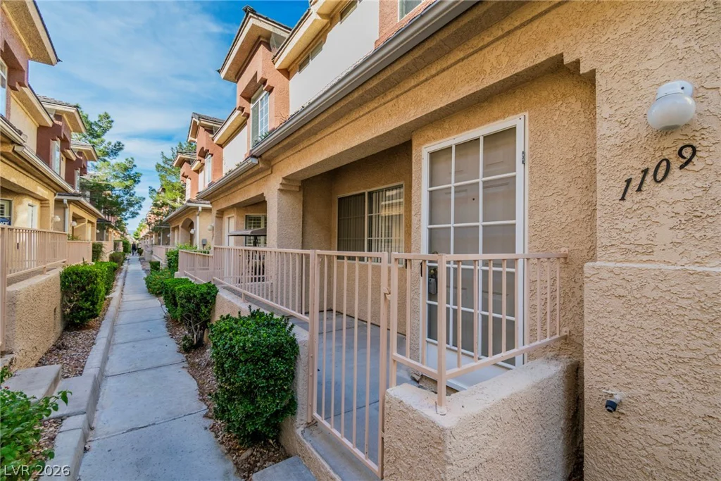1109 Dusty Creek, Las Vegas, NV 89128