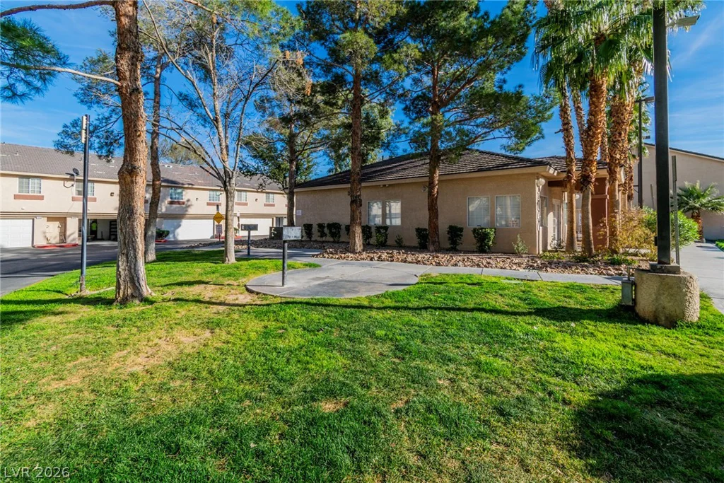 1109 Dusty Creek, Las Vegas, NV 89128