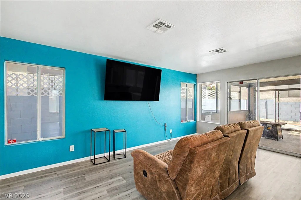 6484 Lombard, Las Vegas, NV 89108