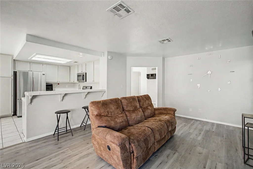 6484 Lombard, Las Vegas, NV 89108