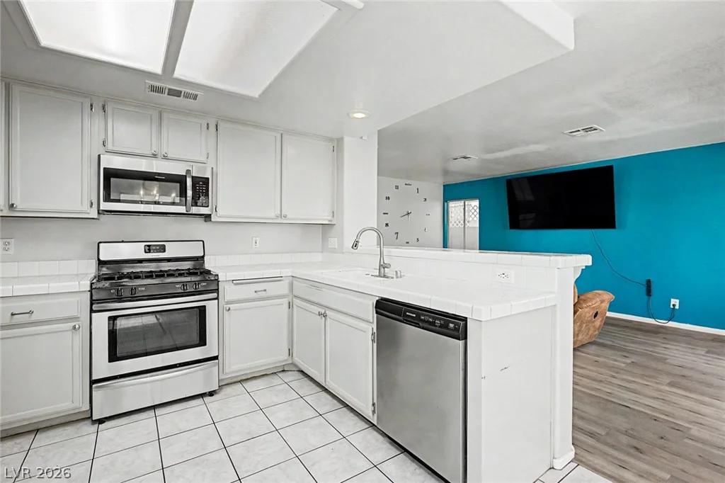6484 Lombard, Las Vegas, NV 89108