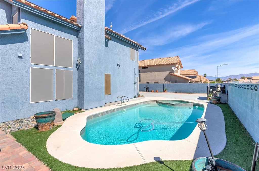 6484 Lombard, Las Vegas, NV 89108
