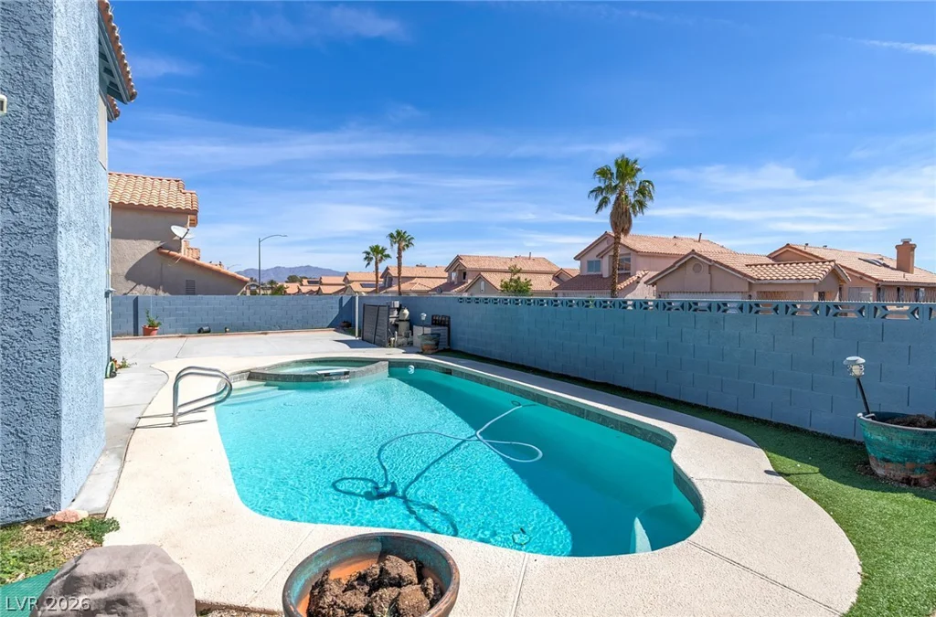 6484 Lombard, Las Vegas, NV 89108