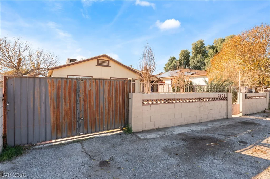 2526 Sunrise, Las Vegas, NV 89101