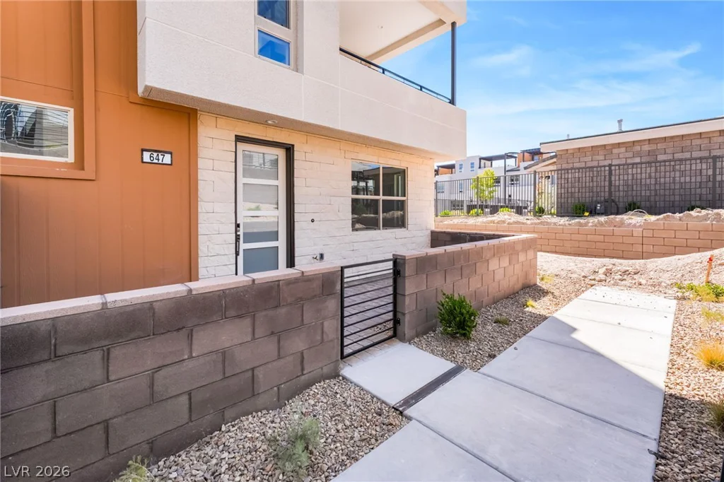 647 Agate Bridge, Las Vegas, NV 89138