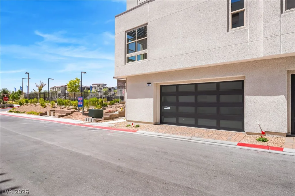 647 Agate Bridge, Las Vegas, NV 89138