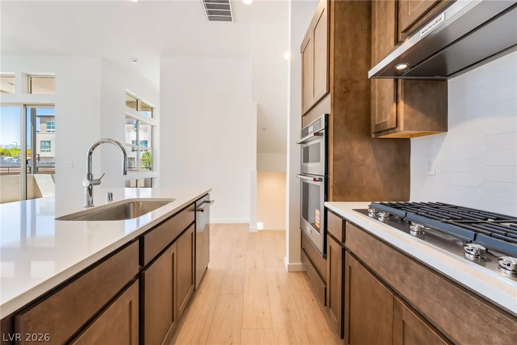647 Agate Bridge, Las Vegas, NV 89138