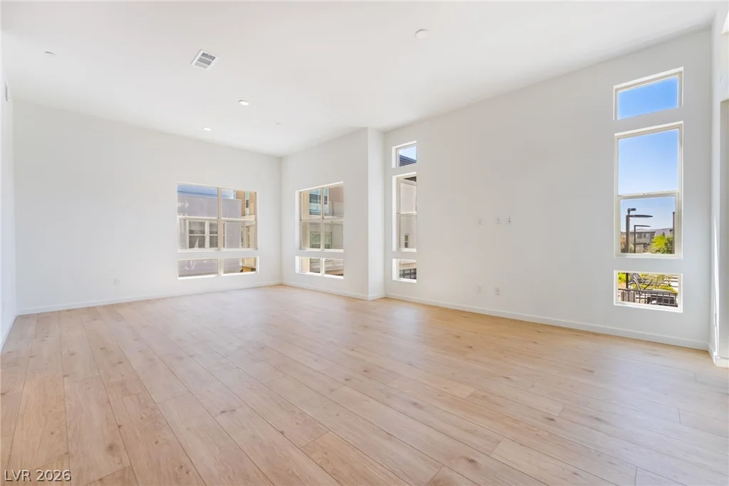 647 Agate Bridge, Las Vegas, NV 89138