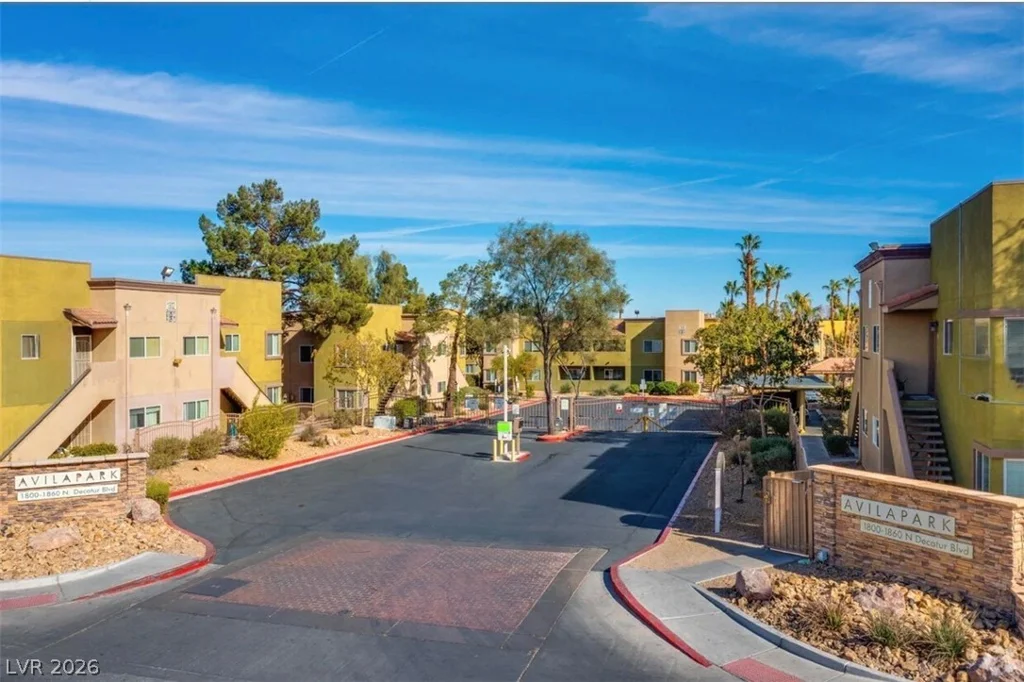 1812 Decatur, Las Vegas, NV 89108
