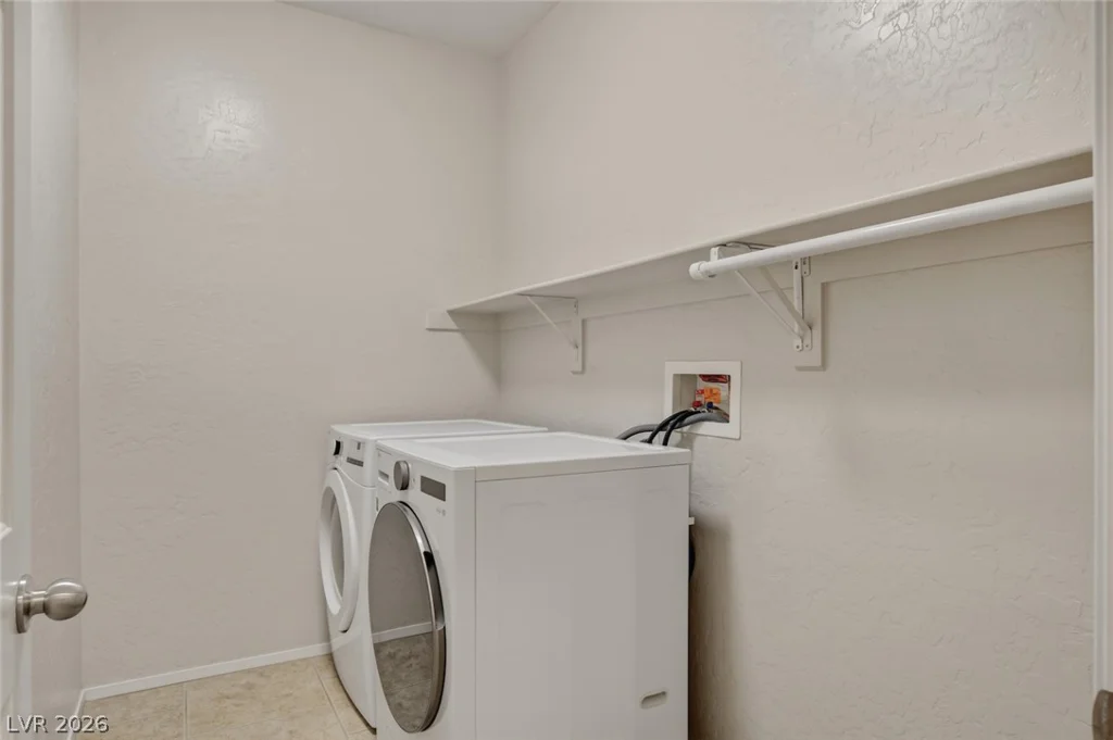 6824 Woodland Vase, Las Vegas, NV 89131