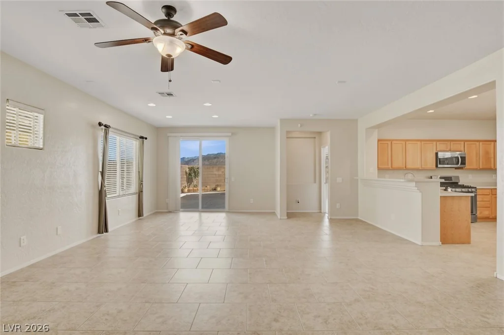 6824 Woodland Vase, Las Vegas, NV 89131