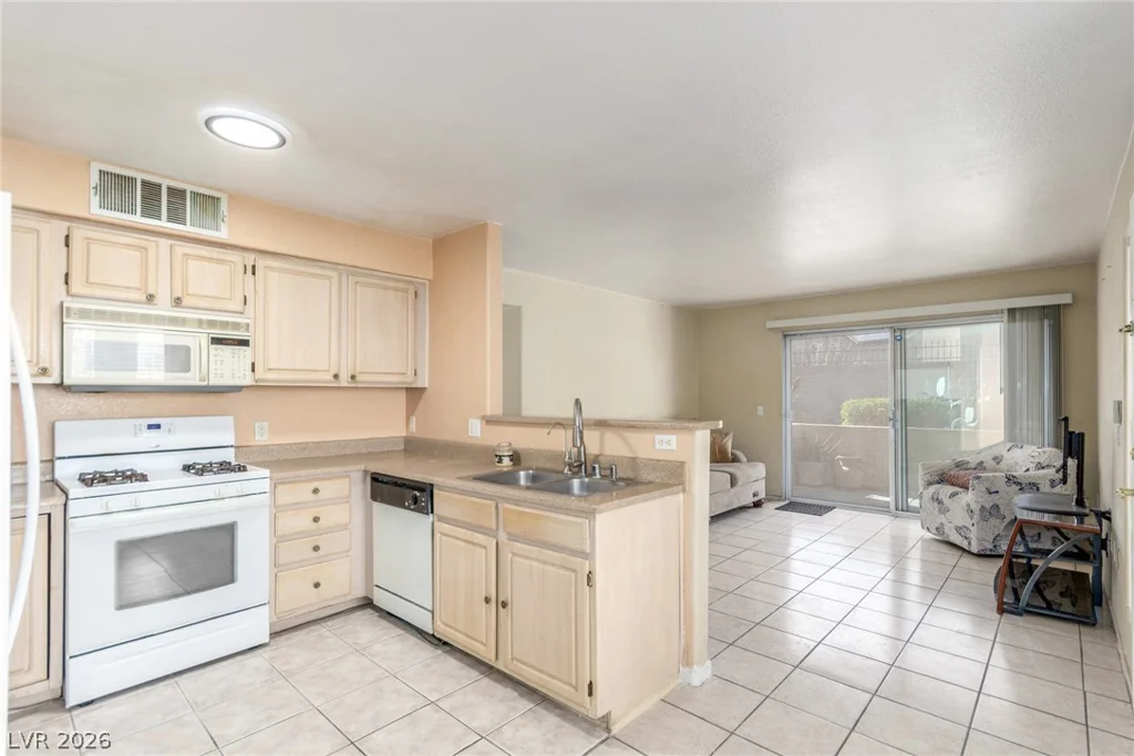 5710 Tropicana, Las Vegas, NV 89122