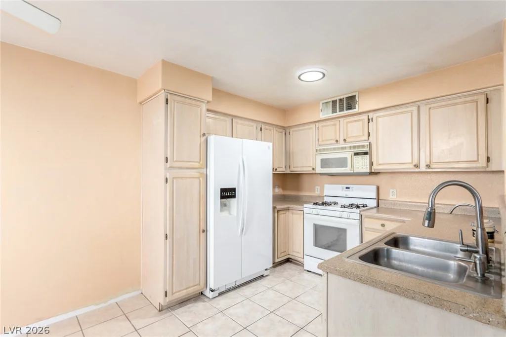 5710 Tropicana, Las Vegas, NV 89122