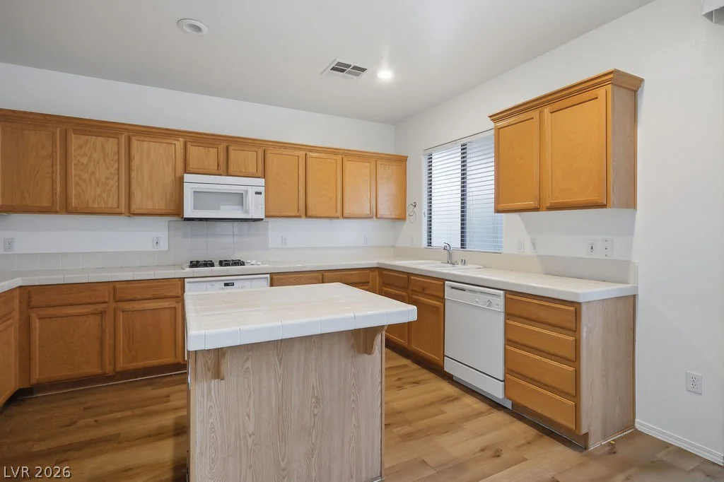 4916 Tindari, Las Vegas, NV 89130
