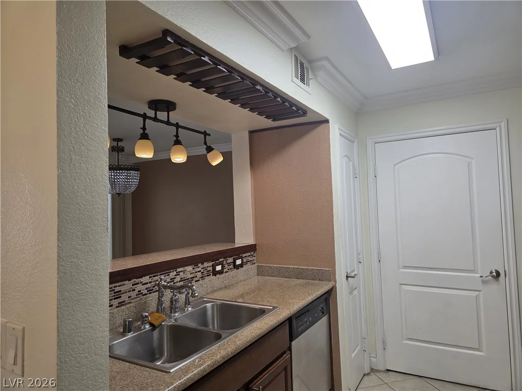 1150 Buffalo, Las Vegas, NV 89128