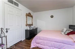 2851 Valley View, Las Vegas, NV 89102