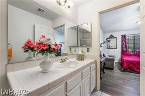2851 Valley View, Las Vegas, NV 89102