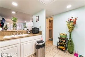 2851 Valley View, Las Vegas, NV 89102