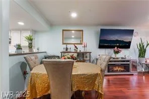 2851 Valley View, Las Vegas, NV 89102