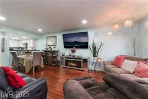 2851 Valley View, Las Vegas, NV 89102