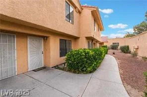 2851 Valley View, Las Vegas, NV 89102