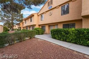2851 Valley View, Las Vegas, NV 89102