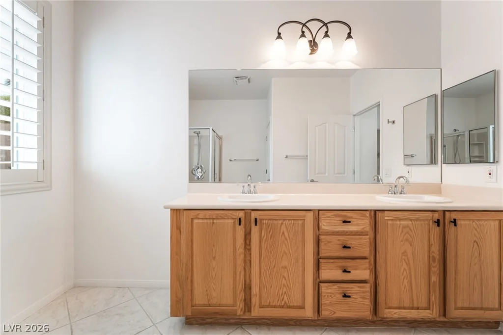 2323 Fayetteville, Henderson, NV 89052