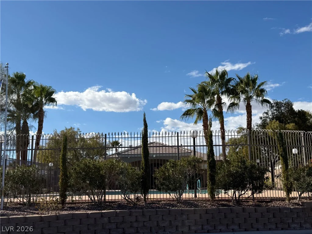 7248 Fountain Village, Las Vegas, NV 89113