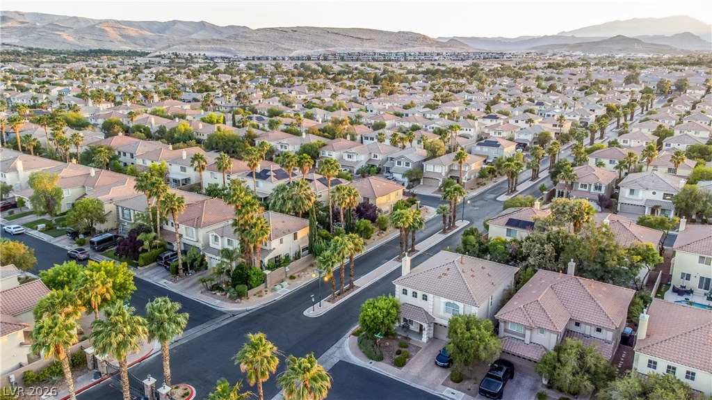 10902 Pentland Downs, Las Vegas, NV 89141