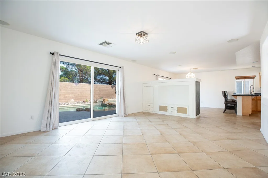 10902 Pentland Downs, Las Vegas, NV 89141