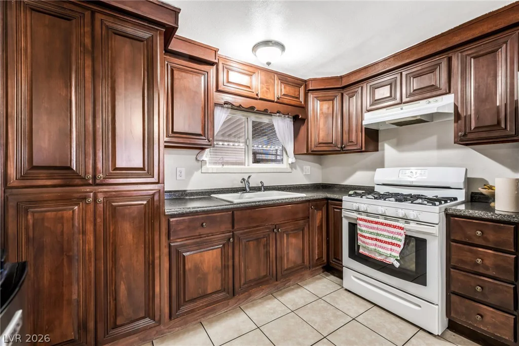 3809 Pecan, Las Vegas, NV 89115