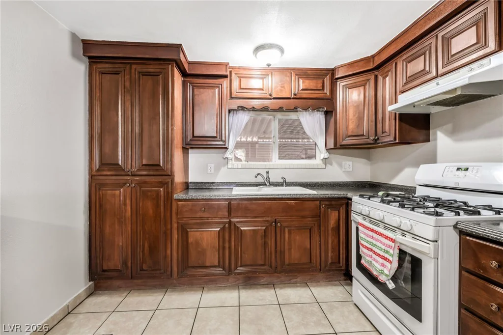 3809 Pecan, Las Vegas, NV 89115