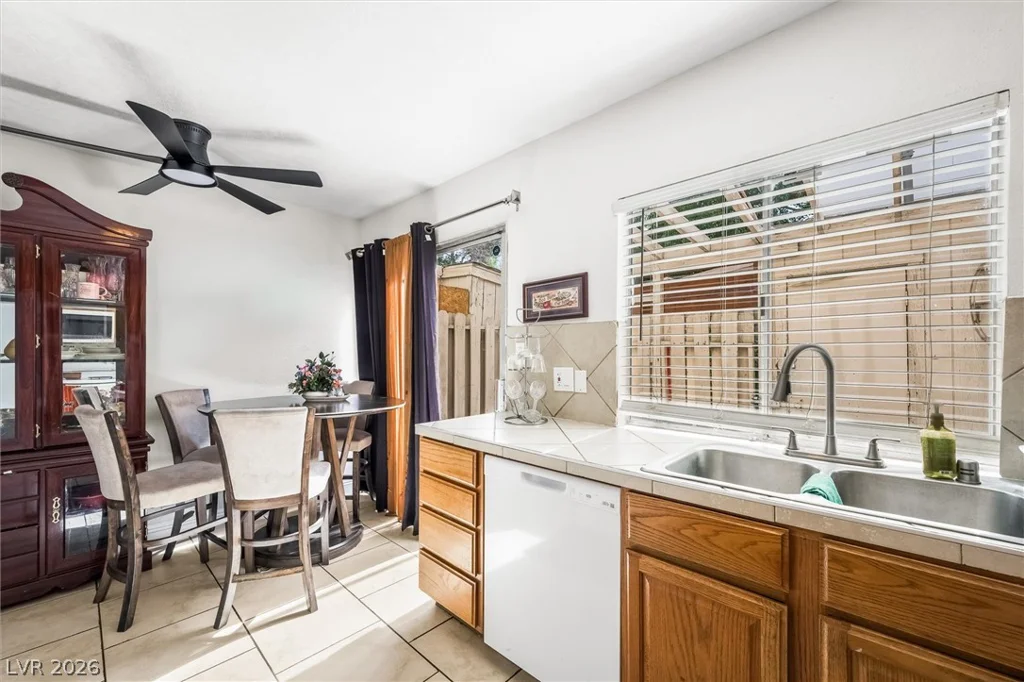 4770 Topaz, Las Vegas, NV 89121