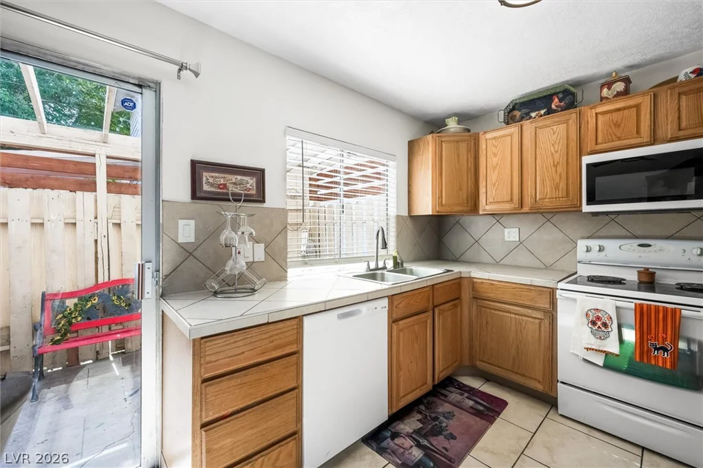 4770 Topaz, Las Vegas, NV 89121