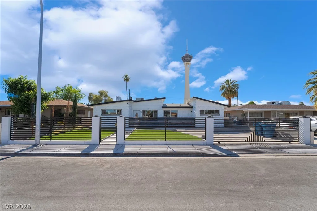 2200 Santa Ynez, Las Vegas, NV 89104